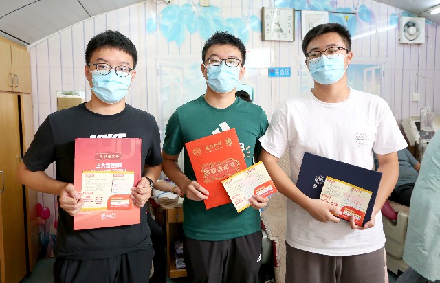 1629452453227595.jpg 袁仲煜、王昆煜、刘贤哲.jpg