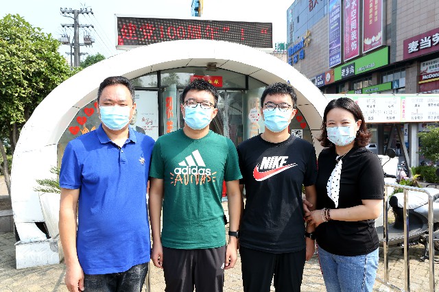 1629452595859473.jpg AR3A9669.jpg